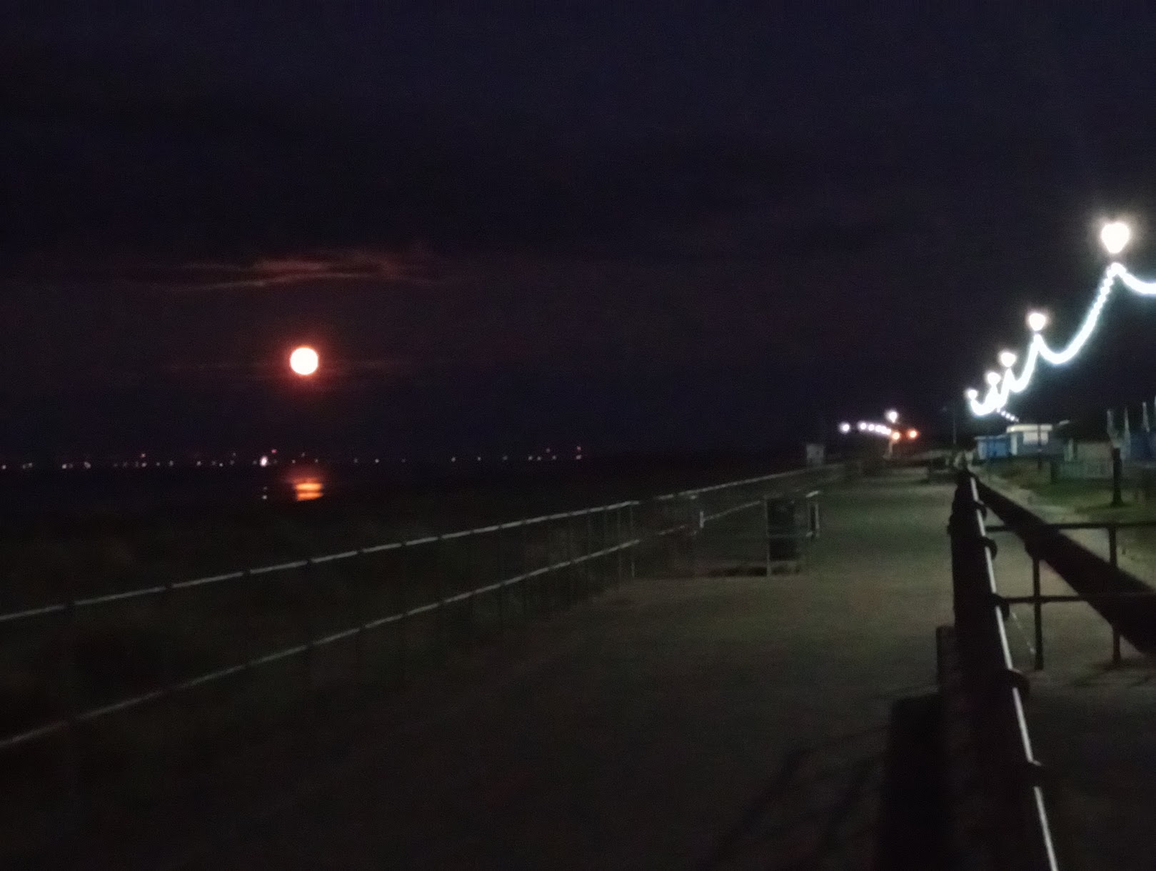 Extreme moon rise