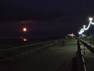 Extreme moon rise